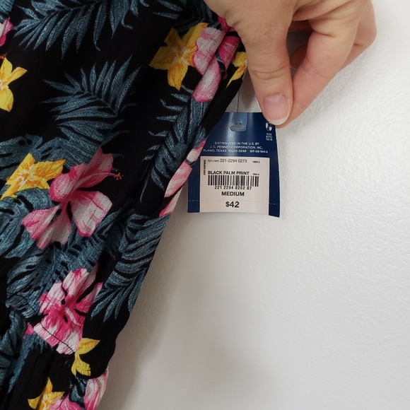 Romper, black, floral. NWT - Picture 3 of 3